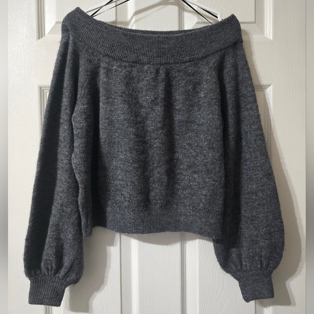 H&M Divided Off-Shoulder Slouchy Gray Sweater, Balloon Sleeves, Size Small, EUC!